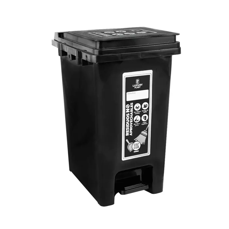 Sistema de autoenganche para unir canecas de basura de 20 litros.